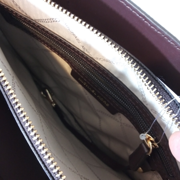 NWT MICHAEL KORS LARGE CONVERTIBLE POCKET SATCHEL - Picture 7 of 8